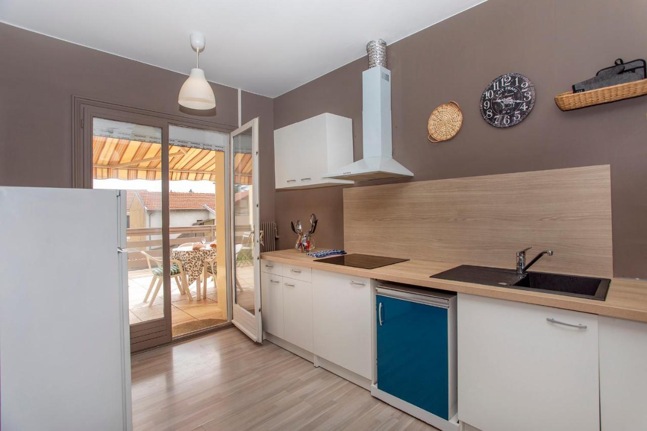 Blue Home Roanne Luaran gambar